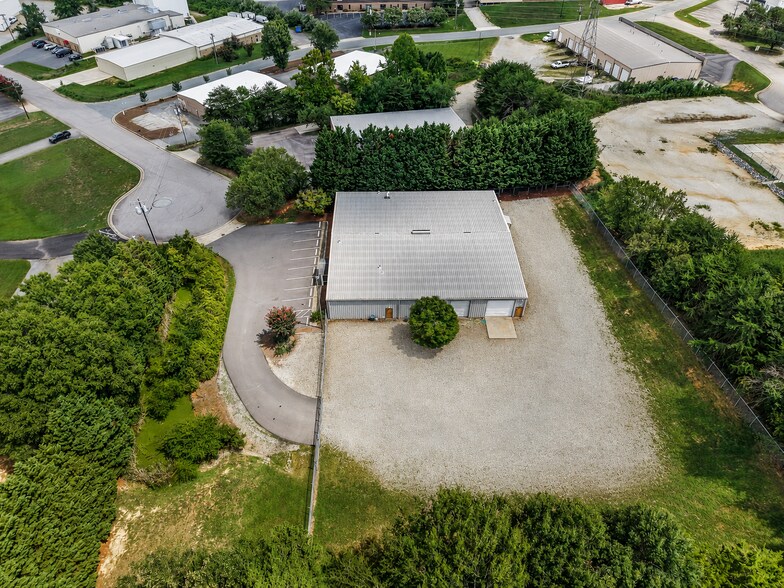 More Photos Of 105 Furlong Industrial Dr, Kernersville Manufacturing For Lease