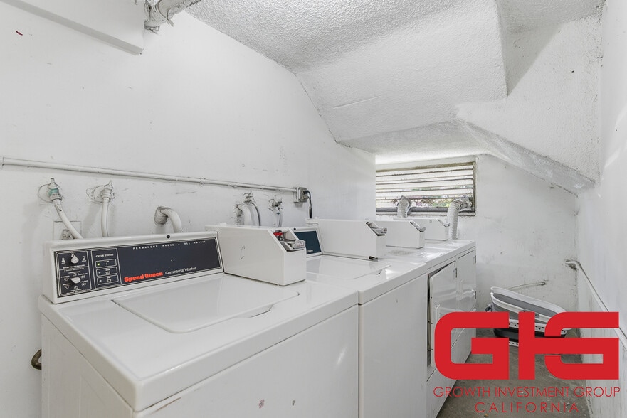More Photos Of 939 W College St, Los Angeles Apartments For Sale