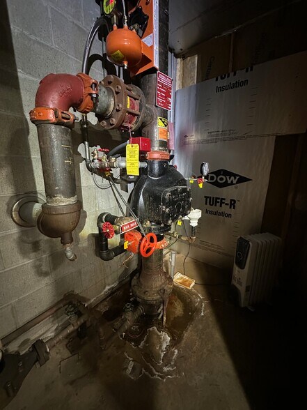 More Photos Of 5 Pruyn's Island Dr, Glens Falls Unknown For Lease