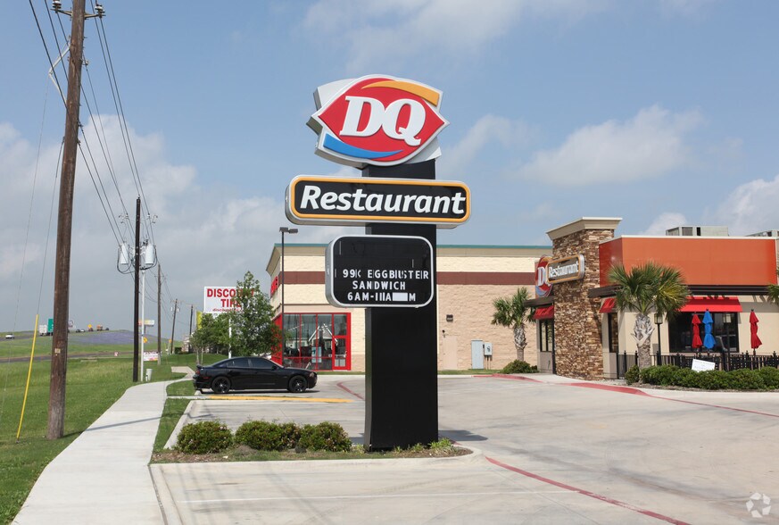 More Photos Of 1226 W Highway 287 Byp, Waxahachie General Retail For Sale