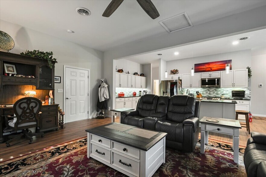 More Photos Of 1904 PA-940, Pocono Pines General Retail For Sale