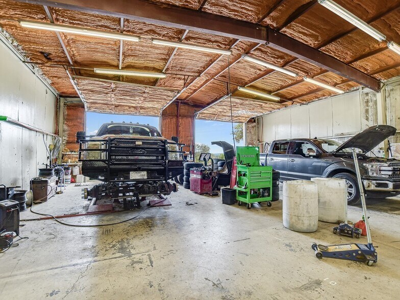 More Photos Of 2791 W State Highway 29, Burnet Auto Repair For Sale