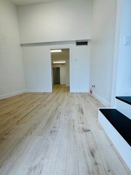 More Photos Of 5235 Ramsey Way, Fort Myers Office For Sale