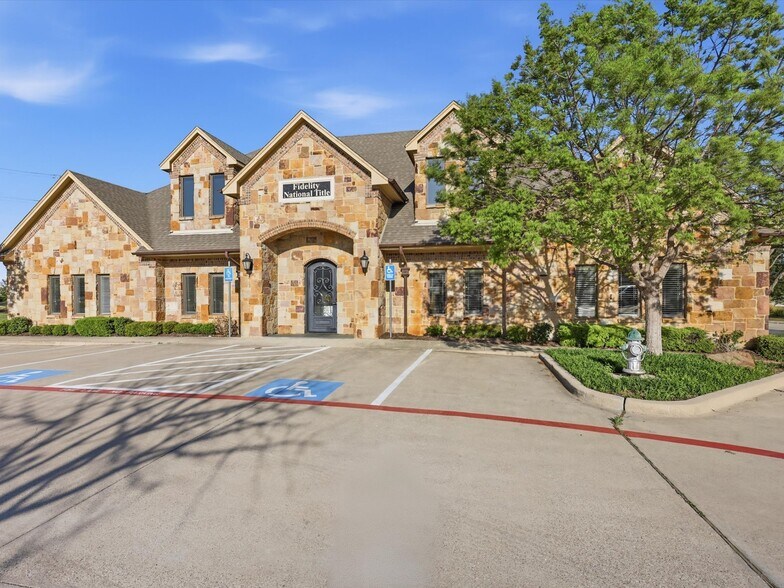 More Photos Of 101 Countryside Ct, Southlake Medical For Sale