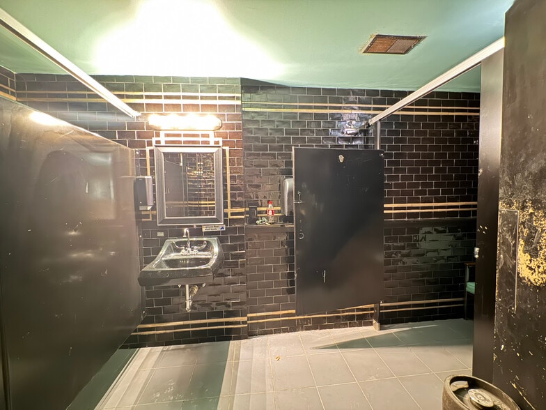 More Photos Of 403-407 Gallatin Ave, Nashville Restaurant For Lease
