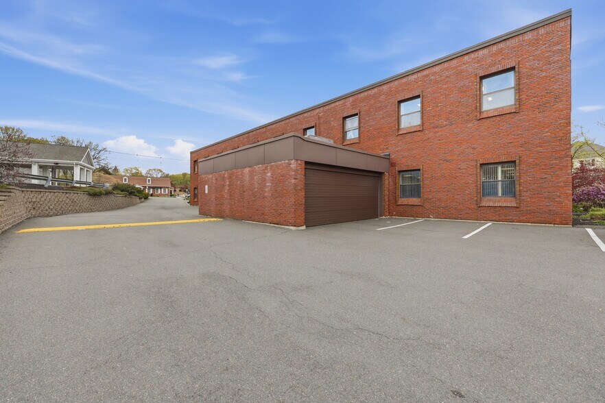 More Photos Of 5 Federal St, Danvers Medical For Lease