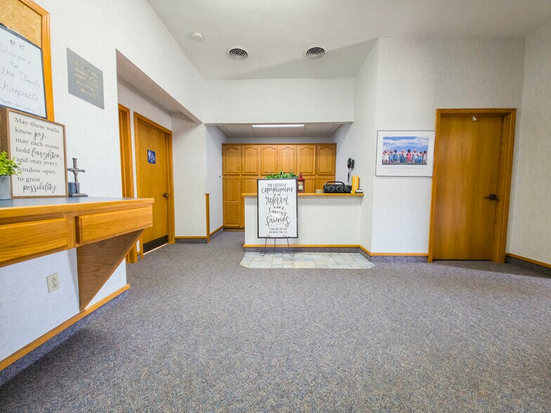 More Photos Of 2103 W 9th St, Mount Carmel Office For Sale