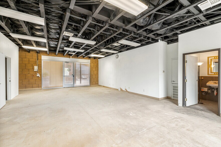 More Photos Of 3301 Micro Pl, Palm Springs Manufacturing For Lease