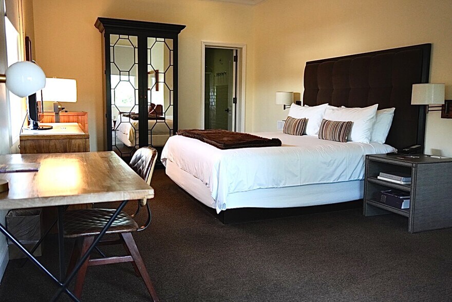 More Photos Of 1420-1428 Main St, Saint Helena Hotel For Sale