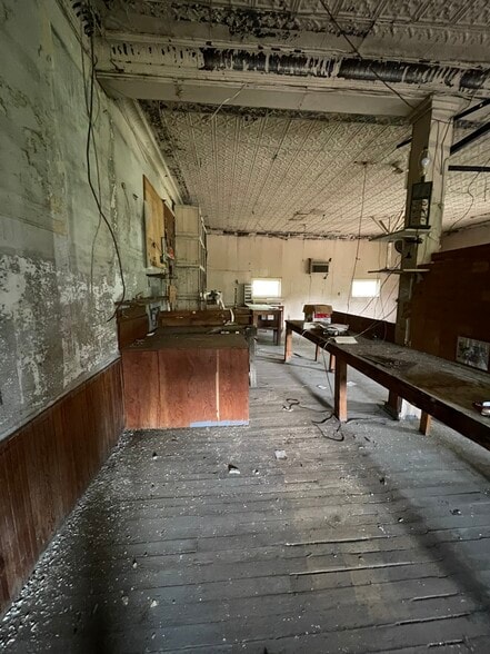More Photos Of 786 Main St, Simpson Office For Sale