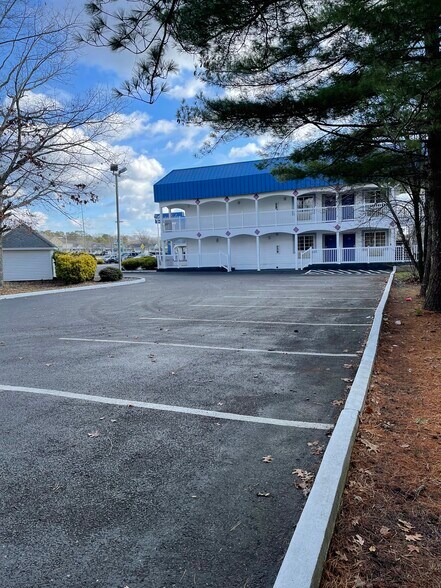 More Photos Of 633 White Horse Pike, Absecon Hotel For Sale