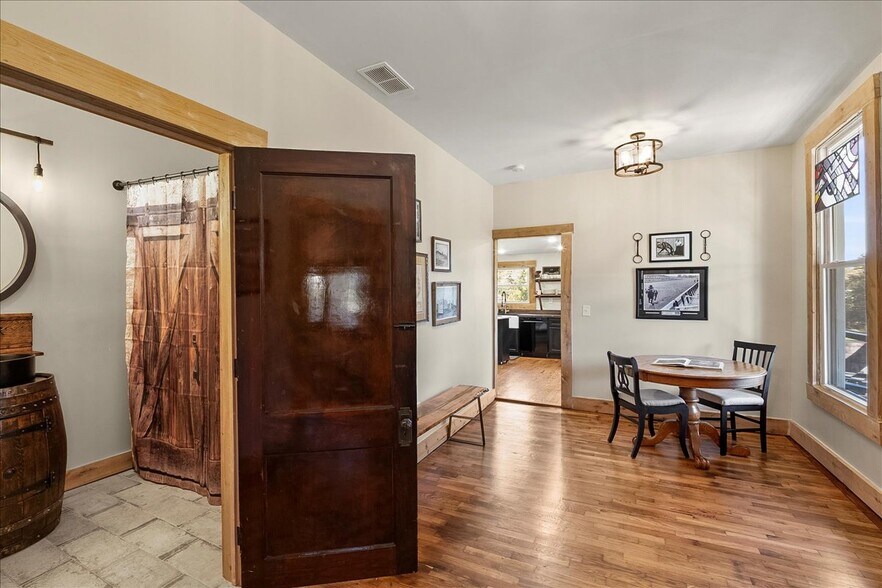 More Photos Of 221 Woodford St, Lawrenceburg Office For Sale