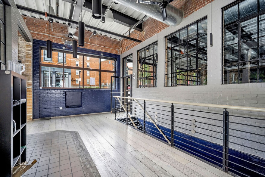 More Photos Of 331 E 13th St, Cincinnati Restaurant For Lease