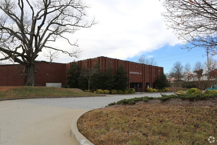 More Photos Of 4030 Buford Hwy, Duluth Distribution For Lease