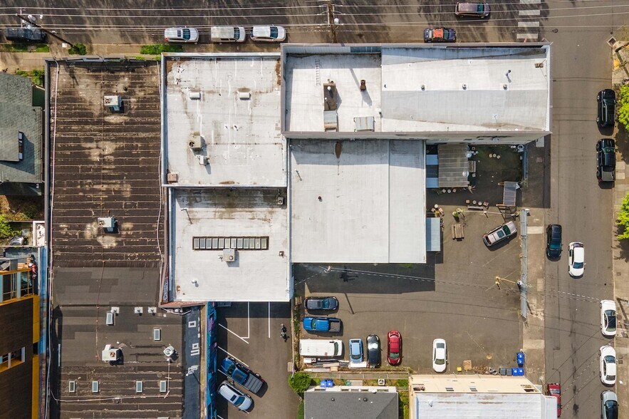 More Photos Of 3425 SE Yamhill St, Portland Loft Creative Space For Sale