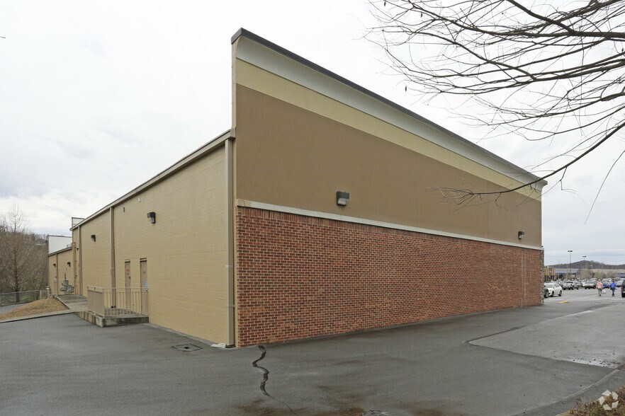 More Photos Of 180 Marketplace Blvd, Johnson City Unknown For Lease