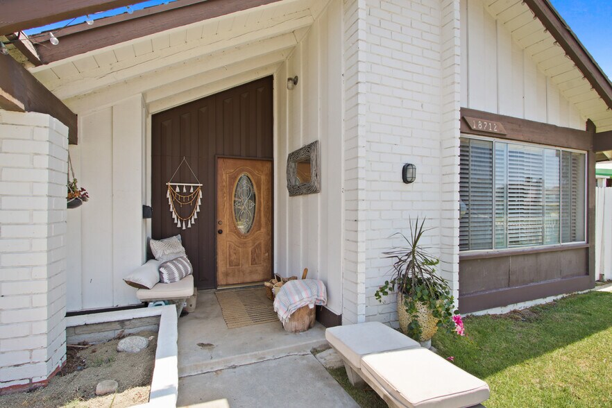 More Photos Of 18712 Demion Ln, Huntington Beach Apartments For Sale