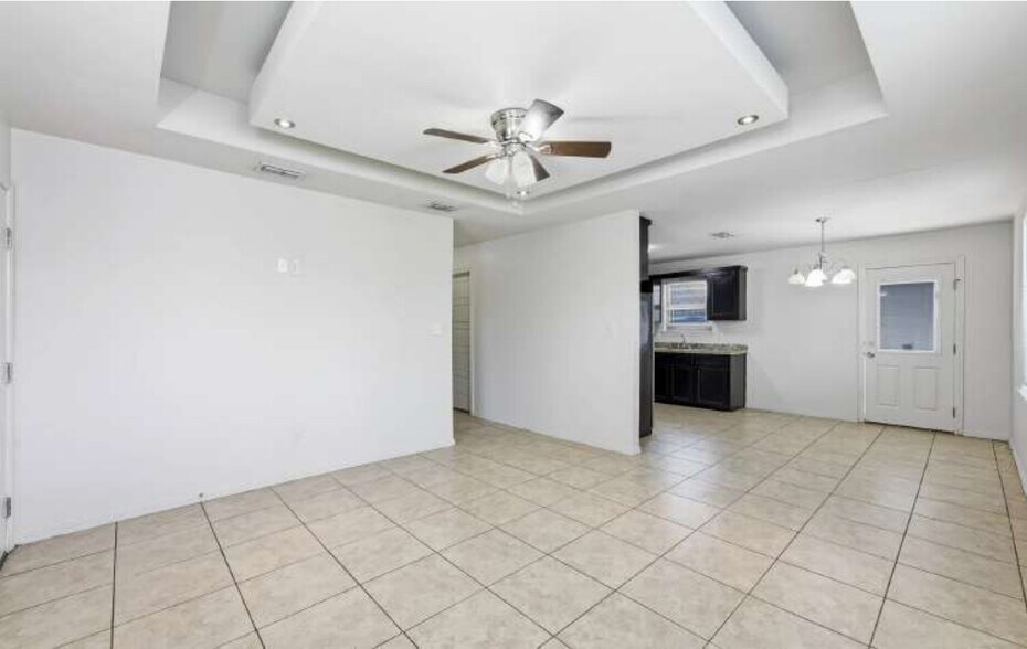 More Photos Of 2112 & 2216 Taxco Ct, Edinburg Specialty For Sale