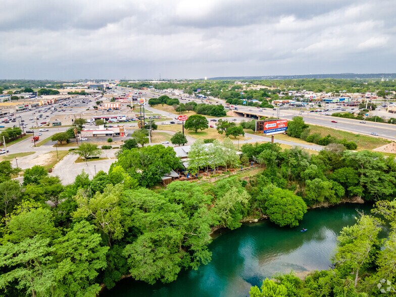 More Photos Of 1515-1575 Kuehler Ave, New Braunfels Freestanding For Lease