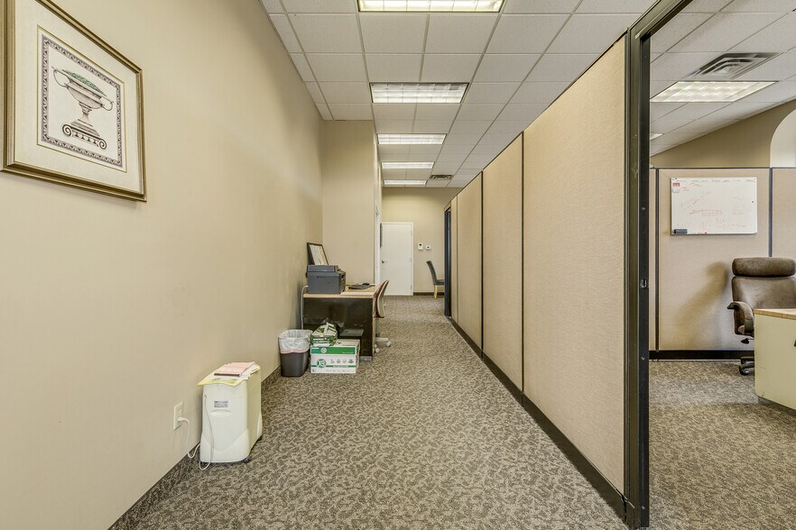 More Photos Of 449 7th St E, Saint Paul Storefront For Sale