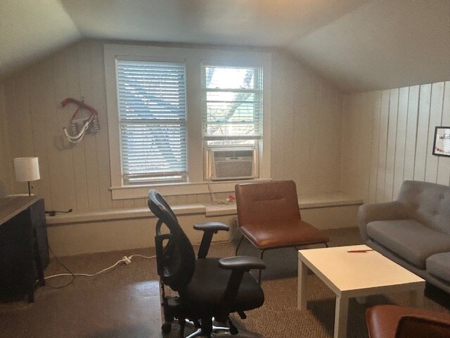 More Photos Of 205 E Monroe St, Austin Office Residential For Lease