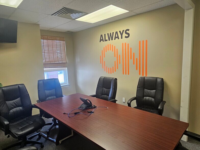 More Photos Of 30 Ridgeway Cir, Woodstock Office For Sale