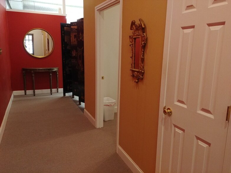 More Photos Of 242 2nd St, Cheraw Office For Lease