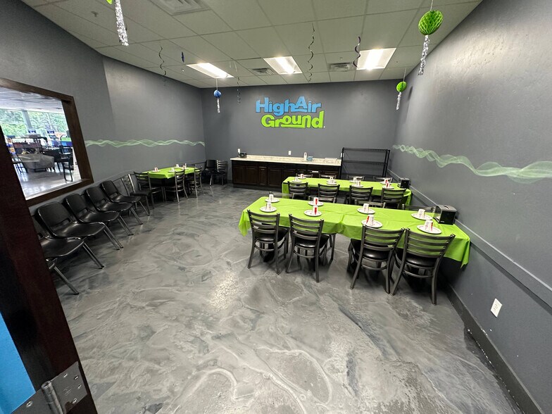 More Photos Of 1250 4th Ave NW, Minot Storefront For Lease