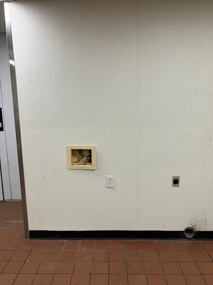 More Photos Of 2110 W 5th St, Plainview Restaurant For Sale