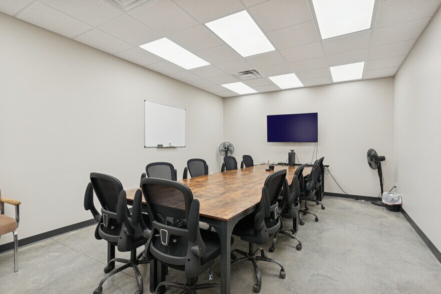 More Photos Of 1854 Sparta Pike, Lebanon Warehouse For Lease