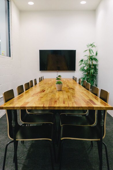 More Photos Of 701 Murfreesboro Rd, Nashville Warehouse For Lease