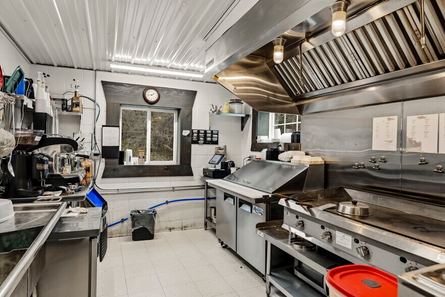 More Photos Of 4144 Pennsylvania 147 Hwy, Herndon Supermarket For Sale