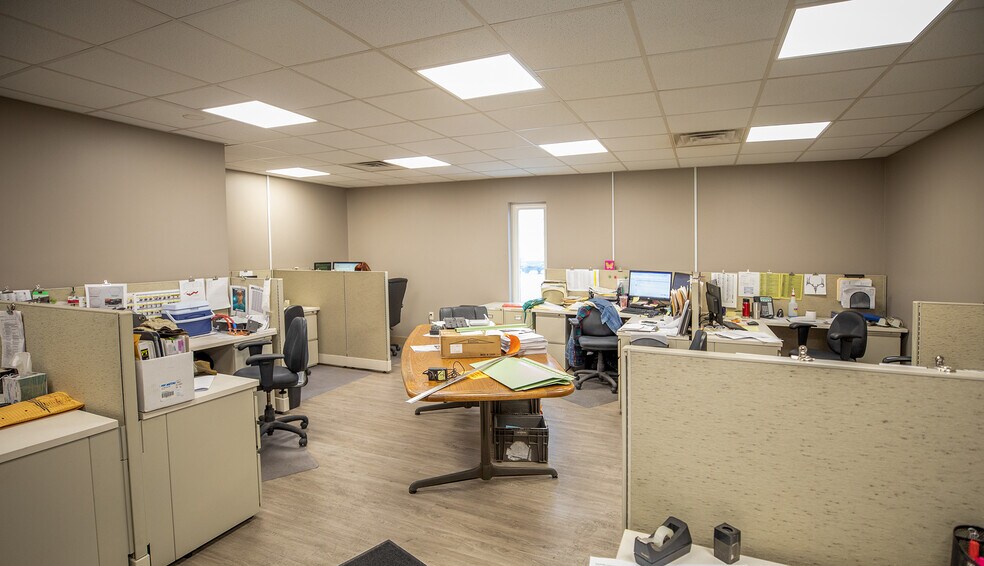 More Photos Of 1313 Airport Rd, Niles Distribution For Lease