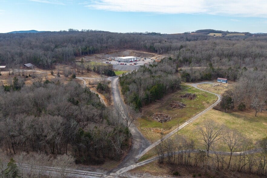 More Photos Of 1854 Sparta Pike, Lebanon Warehouse For Lease