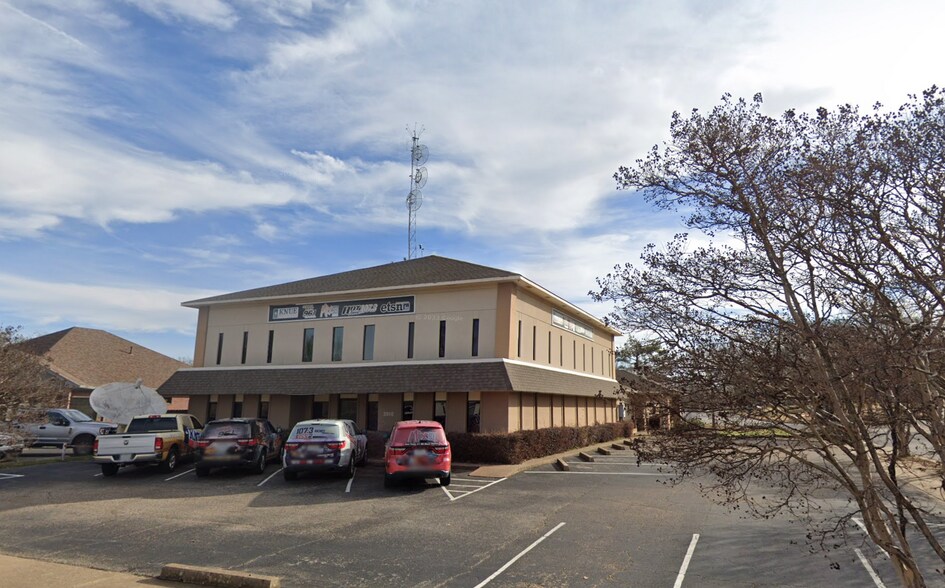 Primary Photo Of 3810 Brookside Dr, Tyler Movie Radio TVStudio For Sale