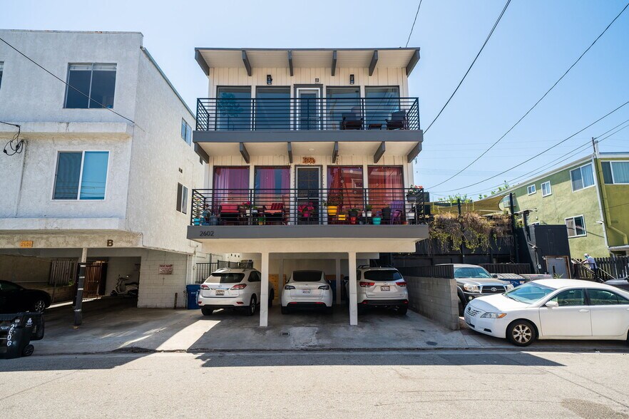 More Photos Of 2602 Pacific Ave, Venice Apartments For Sale