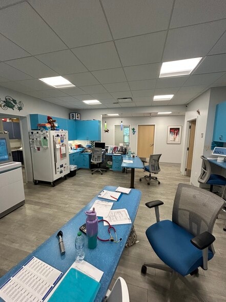 More Photos Of 2240 N Opdyke Rd, Auburn Hills Office For Sale