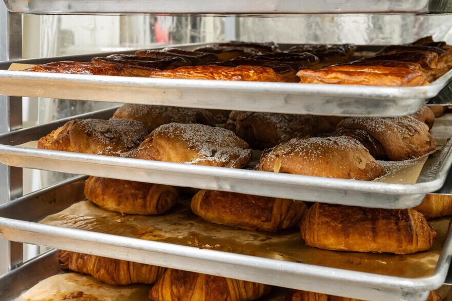 More Photos Of 110 S Lake St, Boyne City Restaurant For Sale