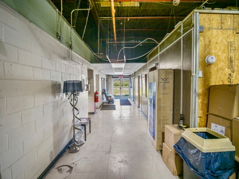 More Photos Of 1434-1440 County Rd 565, Sussex Manufacturing For Sale