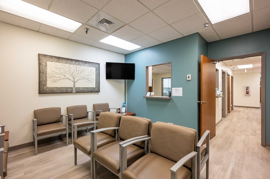 More Photos Of 6719 Gall Blvd, Zephyrhills Medical For Sale