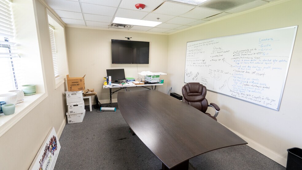 More Photos Of 70 Industrial Dr, Cartersville Warehouse For Sale