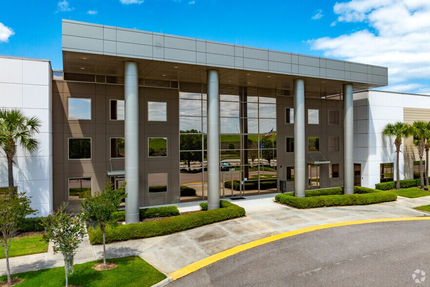 More Photos Of 2351 J Lawson Blvd, Orlando Manufacturing For Sale