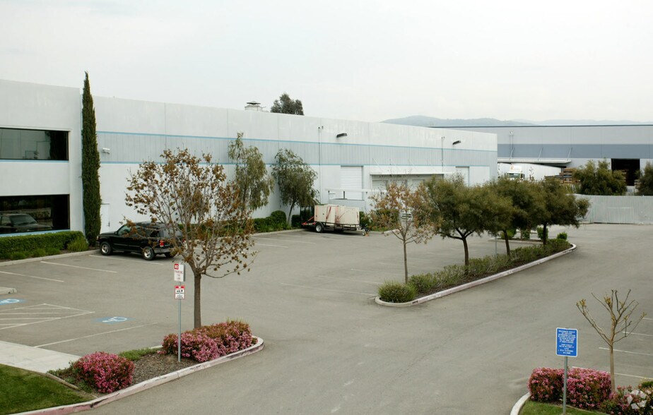 More Photos Of 6567 Brisa St, Livermore Warehouse For Lease