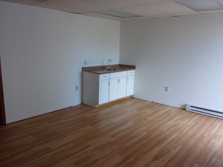 More Photos Of 8197 Euclid Ct, Manassas Park Warehouse For Lease