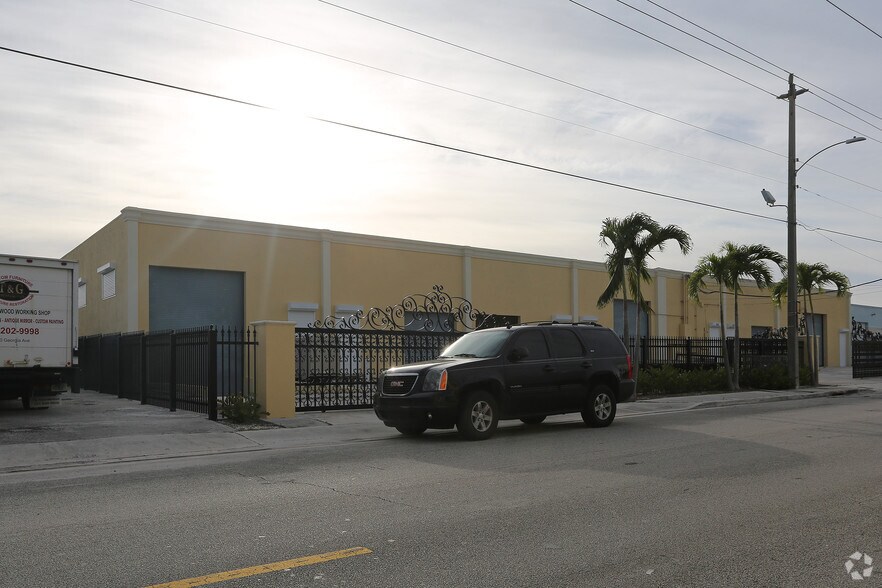More Photos Of 5611 Georgia Ave, West Palm Beach Manufacturing For Lease