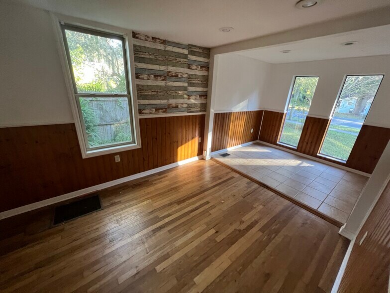 More Photos Of 12409 Curley St, San Antonio Loft Creative Space For Sale