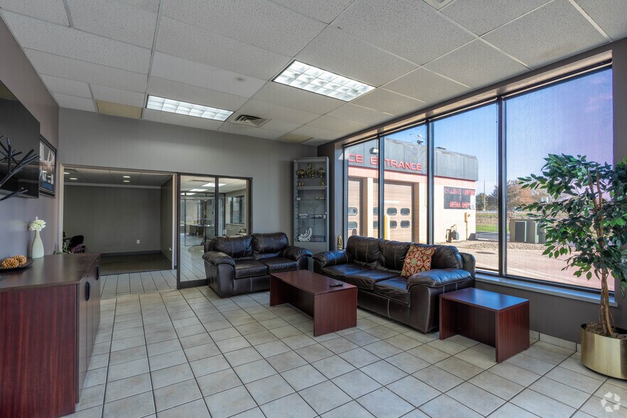More Photos Of 1501 Vernon Odom Blvd, Akron Auto Dealership For Sale