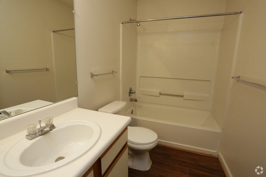 More Photos Of 5600 Salem Run Blvd, Fredericksburg Apartments For Sale