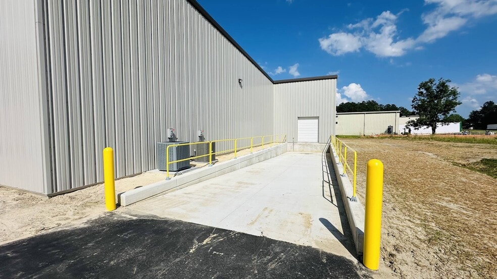 More Photos Of 155 Innovation Way, New Bern Warehouse For Lease