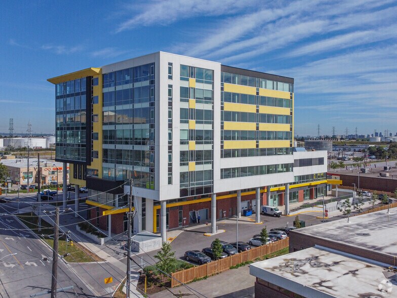 More Photos Of 1275 Finch Av W, Toronto Office For Sale